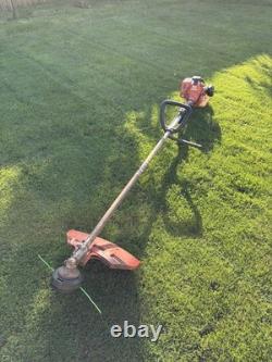 Echo SRM222-ES Strimmer (100ml 2 stroke mixing bottle included)
