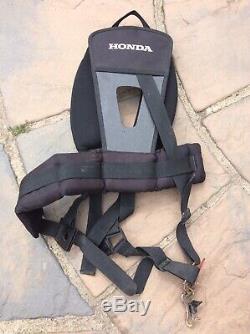 HONDA UMK 435 4 STROKE PETROL STRIMMER / BRUSH CUTTER And padded harness