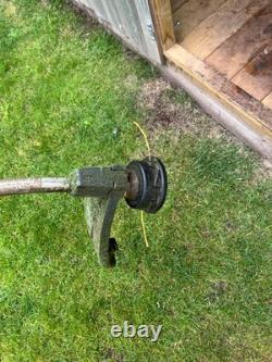 Honda UMS425E strimmer, 4 stroke. Fantastic condition. Not commercially used