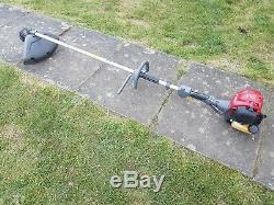 Honda Umk425e Strimmer Brush Cutter Petrol 25. CC 4 Stroke