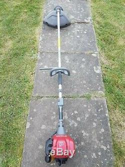 Honda Umk425e Strimmer Brush Cutter Petrol 25. CC 4 Stroke