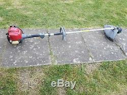 Honda Umk425e Strimmer Brush Cutter Petrol 25. CC 4 Stroke