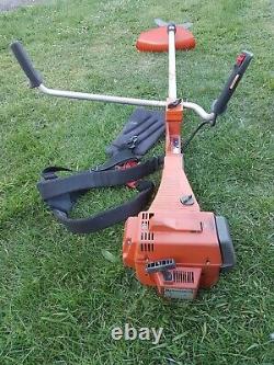 Husqvarna 250R Professional Brushcutter, Clearing Saw, Strimmer 48.7cc 2.1kw