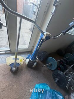 Hyundai Petrol Brush Cutter Strimmer 2-Stroke Adjustable Handle Blue/White