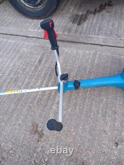 Makita Em4351uh Petrol Strimmer. Blade Fitted 4 Stroke