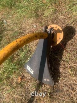 Ryobi Petrol Strimmer with Loop Grab Handle Garden Grass Trimmer Brushcutter