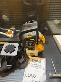 Titan TTBCP33-4 33cc Split Straight Shaft 2 in 1 Brushcutter & Trimmer Petrol