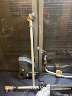 Titan TTBCP33-4 33cc Split Straight Shaft 2 in 1 Brushcutter & Trimmer Petrol