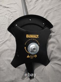 Accessoire de débroussailleuse Dewalt DCMASB1, coupe-bordure robuste pour herbe.