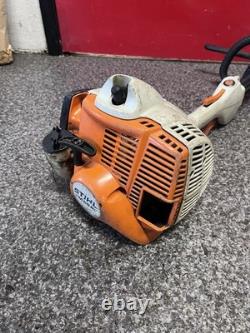 Assemblage du moteur de l'outil multifonction Stihl Km56 à essence