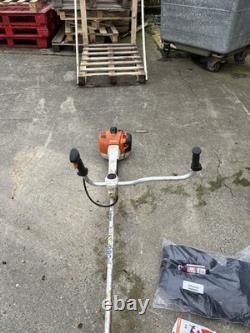 Coupe-bordures Stihl FS 461 CEM avec harnais de coupe, année 2024