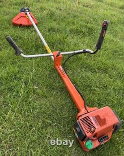 Débroussailleuse Husqvarna 235R en bon état soigné