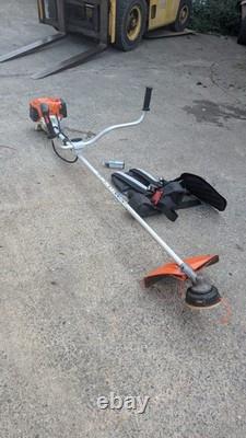 Débroussailleuse Stihl FS 91 avec harnais de coupe à fil, environ 2018