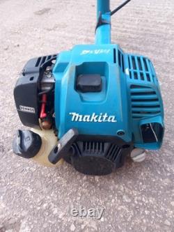 Débroussailleuse à essence Makita Em4351uh. Lame montée 4 temps