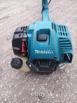 Débroussailleuse à essence Makita Em4351uh. Tête de débroussailleuse équipée de 4 temps.