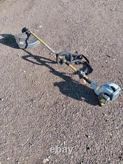 Débroussailleuse à essence Ryobi RBC30SESA à arbre séparé, moteur nu avec volant.