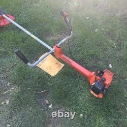 Débroussailleuse à essence Tanaka TBC/4200olx robuste avec nouvelles pièces installées Débroussailleuse à essence Tanaka TBC/4200olx robuste avec nouvelles pièces installées