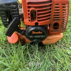 Débroussailleuse à essence Tanaka TBC/4200olx robuste avec nouvelles pièces installées Débroussailleuse à essence Tanaka TBC/4200olx robuste avec nouvelles pièces installées