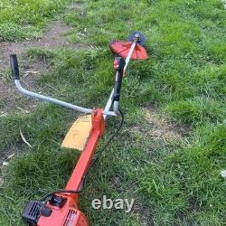 Débroussailleuse à essence Tanaka TBC/4200olx robuste avec nouvelles pièces installées Débroussailleuse à essence Tanaka TBC/4200olx robuste avec nouvelles pièces installées