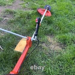 Débroussailleuse à essence Tanaka TBC/4200olx robuste avec nouvelles pièces installées Débroussailleuse à essence Tanaka TBC/4200olx robuste avec nouvelles pièces installées