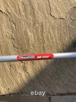 Débroussailleuse thermique Mountfield MB3302 en état de marche