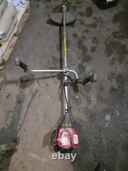 Honda UMK 435E Débroussailleuse à essence moteur 4 temps