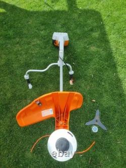 STIHL FS411 C-EM Professionnel, débroussailleuse robuste, coupe-bordures puissant FS461