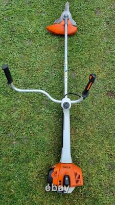 STIHL FS 410C-EM Professionnel, Débroussailleuse Robuste, Coupe-bordure Puissant FS411