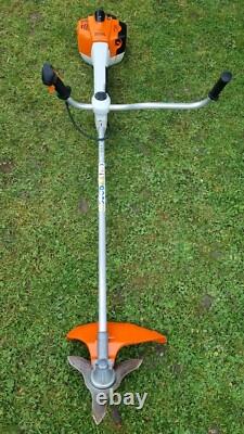 STIHL FS 410C-EM Professionnel, Débroussailleuse Robuste, Coupe-bordure Puissant FS411