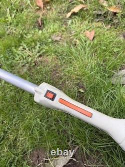 STIHL FS 45 Débroussailleuse thermique à essence, arbre courbé, démarre et fonctionne parfaitement