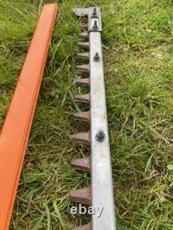 Stihl HS 86 Taille-haie à essence 2 temps. Lame simple de 30 pouces