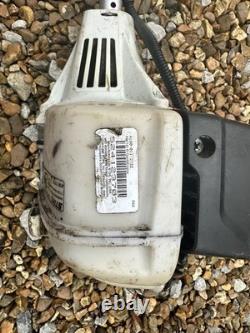 Stihl Km131r avec accessoires de débroussailleuse et de bordure de pelouse